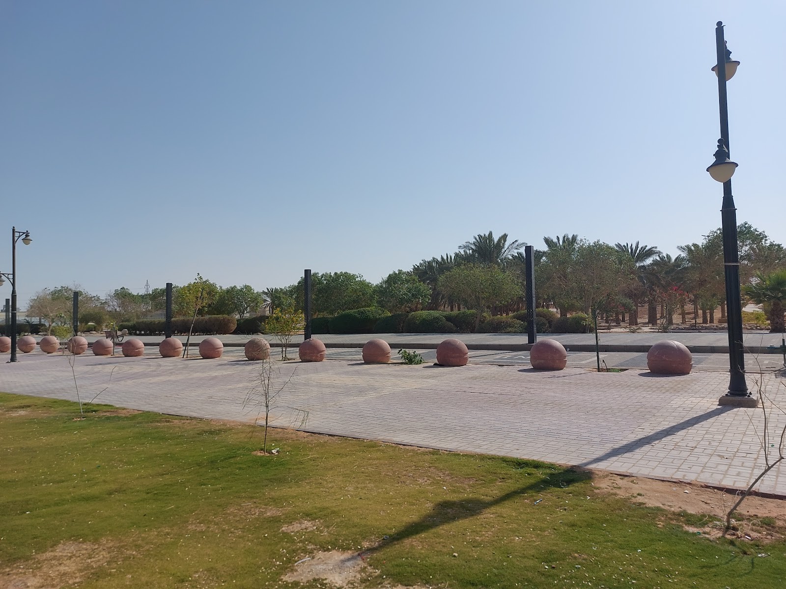 حديقة مصنع الملابس — صورة 2