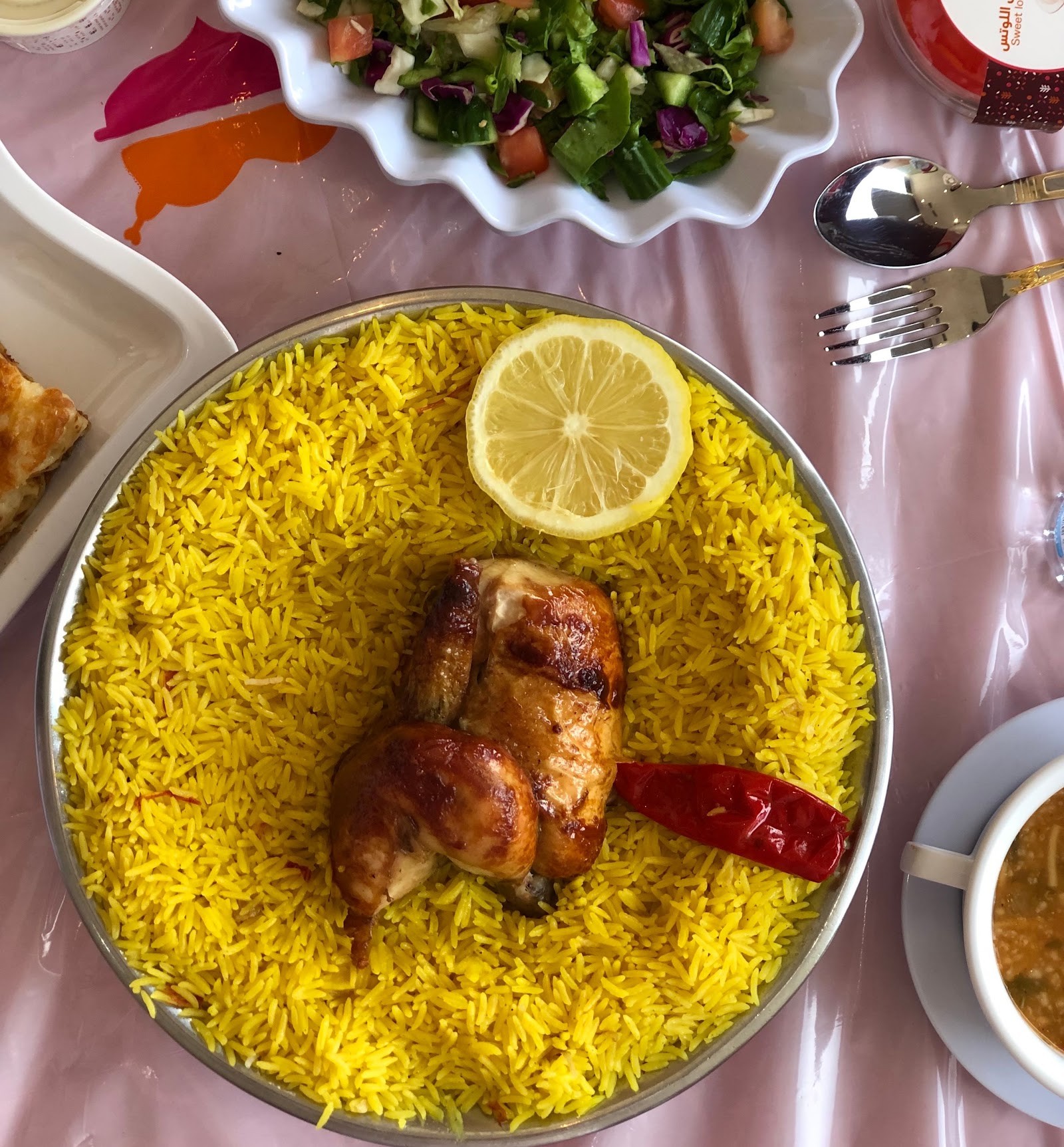 مطعم الرومانسية — صورة 3