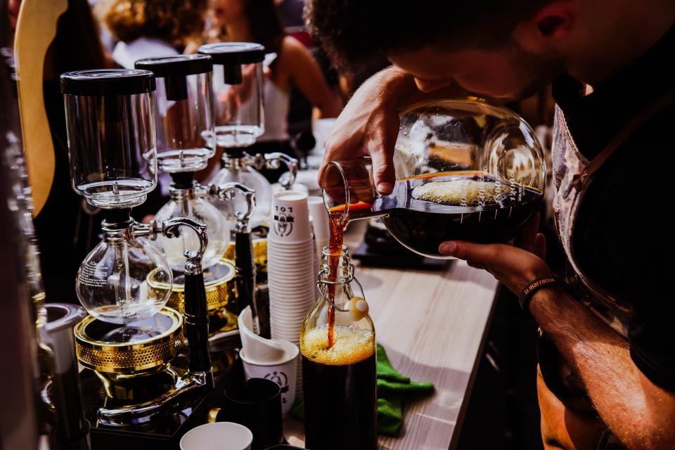 Scale cafe & bar drive throu سكيل كافيه