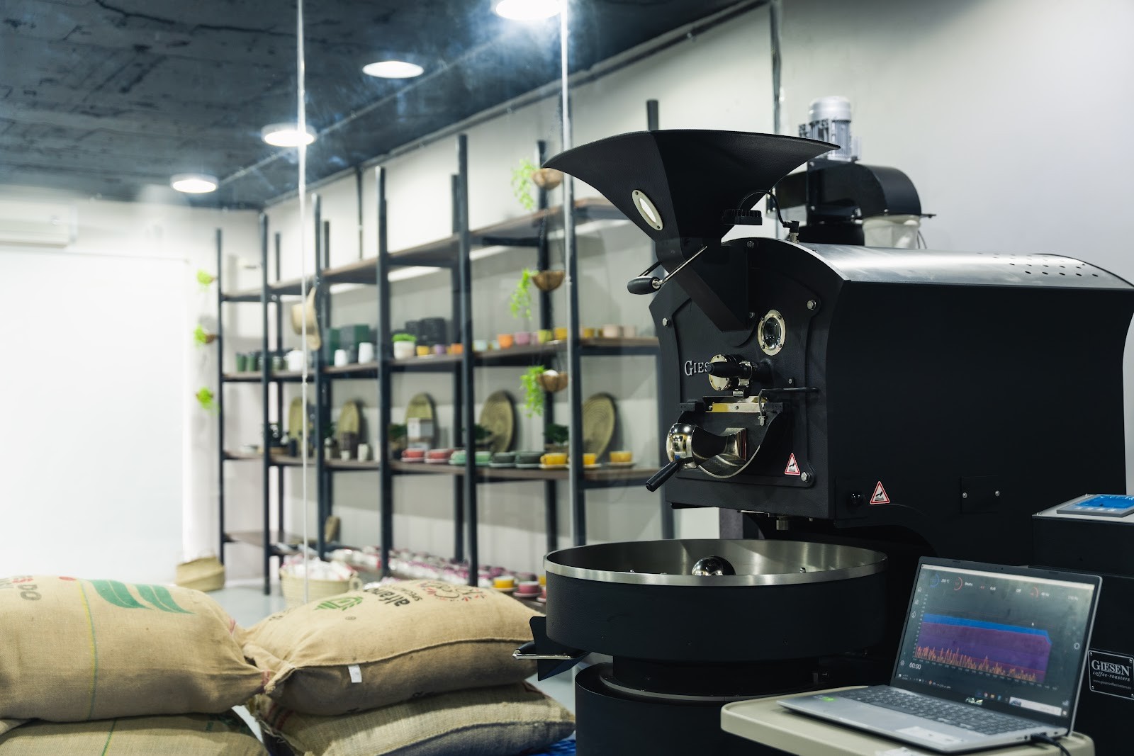 محمصة سبعطعش " قهوة مختصة " " Seventeen Roastery " Specialty coffee
